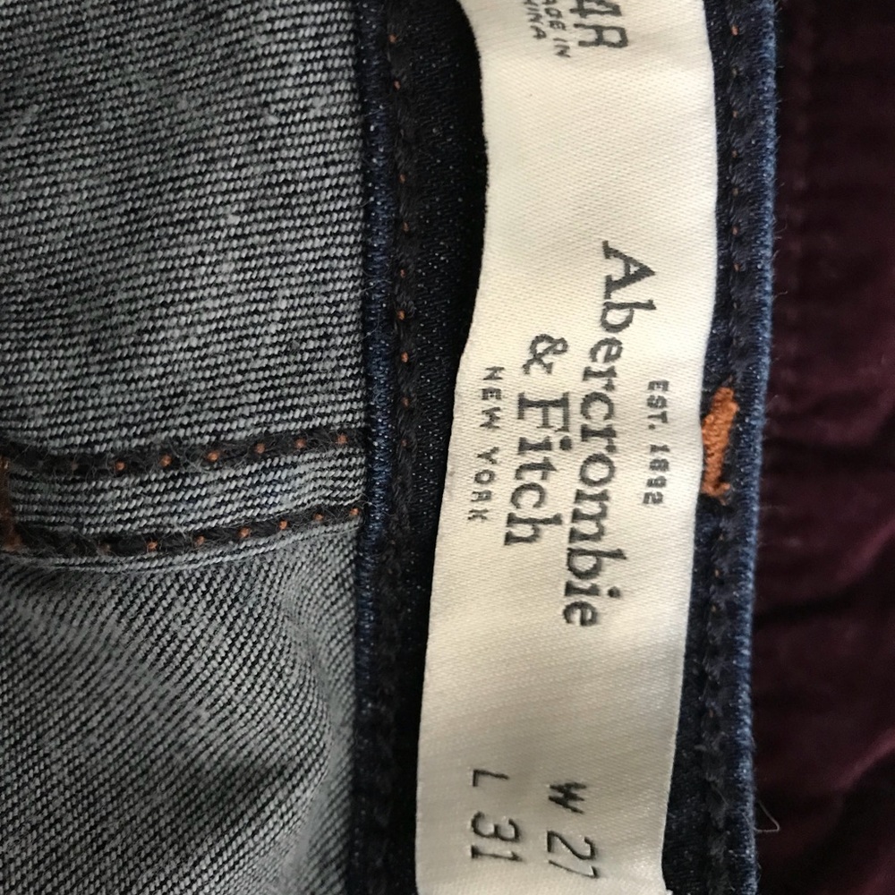 Dark Navy Blue Skinny Jeans.